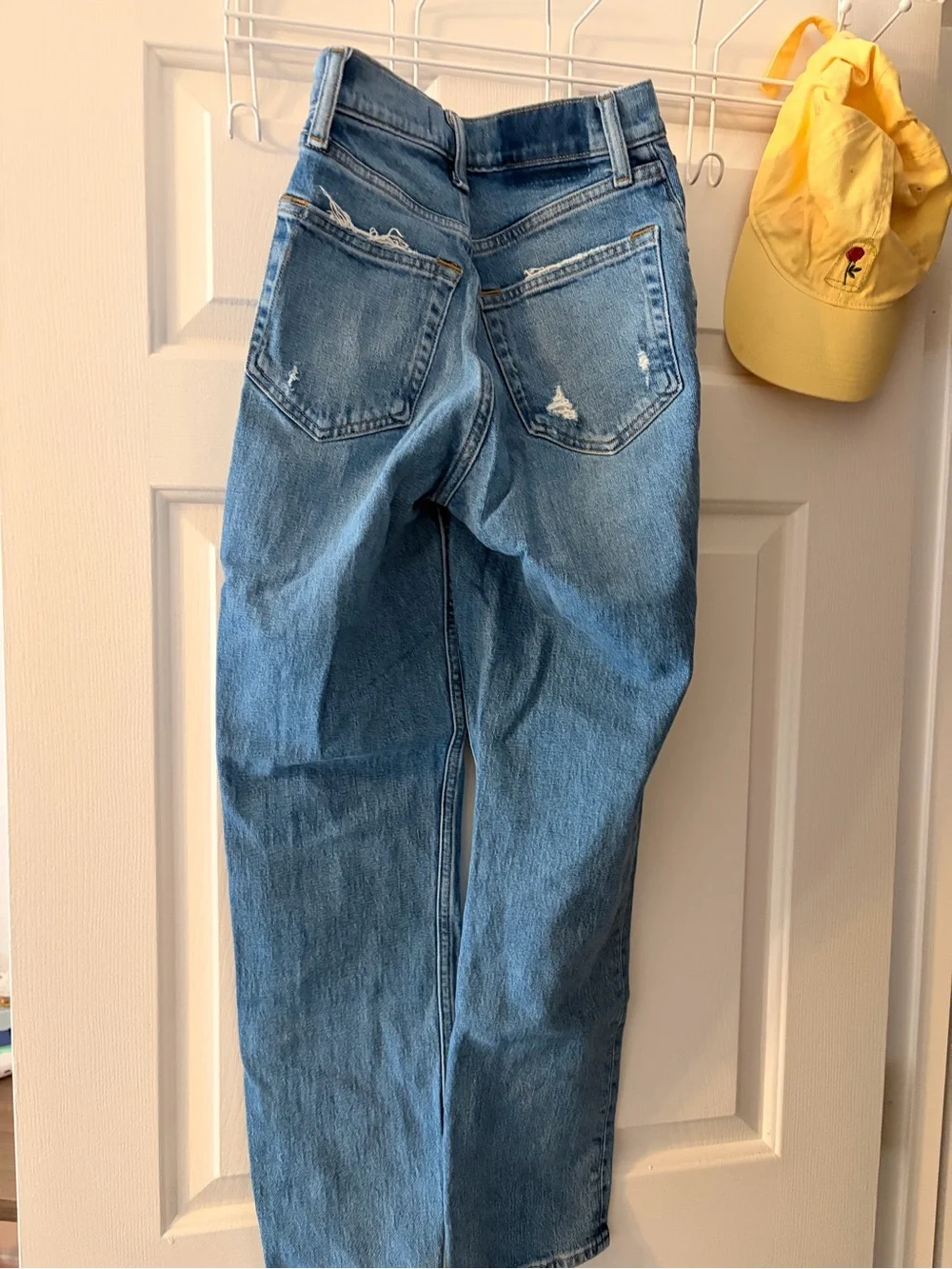Abercrombie & Fitch Women's Straight Leg Jeans in Medium Blue Denim